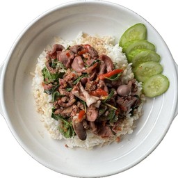 กะเพราเครื่องในไก่