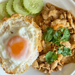 ข้าวกระเทียม + ไข่ดาว