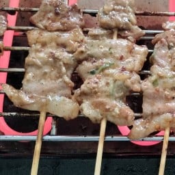 ⭐️ หมูปิ้งสามรส หมูปิ้งโบราณ หมูปิ้งติดมัน หมูปิ้งยุดยา หมูปิ้งนมสด หมูปิ้งลุงอ้วน สีลม หมูปิ้งอาม่า หมูปิ้งอากง ข้าวเหนียวหมู ข้าวเหนียวหมูปิ้ง หมูปิ้งแอ๊นท์ ย่างให้🍴 หมูปิ้งสามรส อร่อยติดลิ้น⭐️