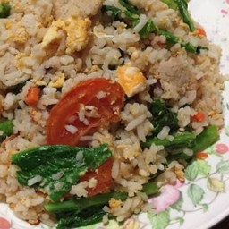 ข้าวผัดปลากระป๋อง