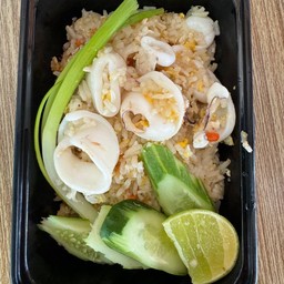 ข้าวผัดปลาหมึก