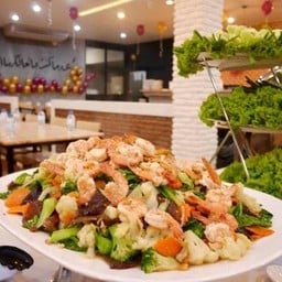 ผัดผักรวมมิตรกุ้ง