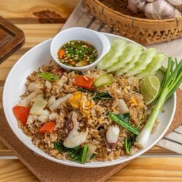 ข้าวผัดปลาหมึก