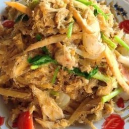 ข้าวหน่อไม้ผัดไข่วุ้นเส้นหมูชิ้น