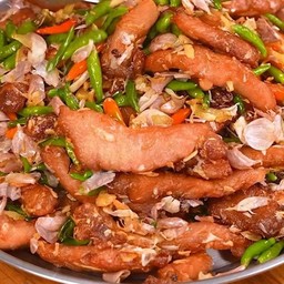 ข้าวหมูทอดกระเทียมพริกสด