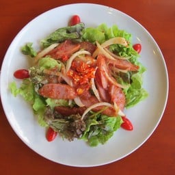 ยำไส้กรอก