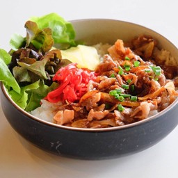 ข้าวหน้าหมูญี่ปุ่น