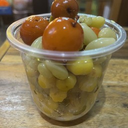 ของดองรวมพร้อมเกลือเค็มและกะปิ