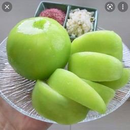 ฝรั่งเเช่บ๋วยหั่นชิ้นพร้อมพริกเกลือบ๋วย