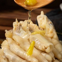 สุกี้ หม่าล่า ชาบู & ยำ โรงเตี๊ยมต้นตำรับเสฉวนแท้ 麻辣山庄