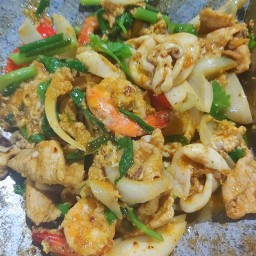 ผัดผงกะหรี่(กับข้าว)