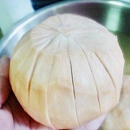 กระท้อนดอง1 ลูกพร้อมเกลือเค็มและกะปิ