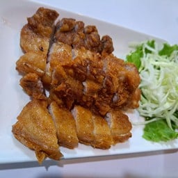 สามชั้นทอดน้ำปลา