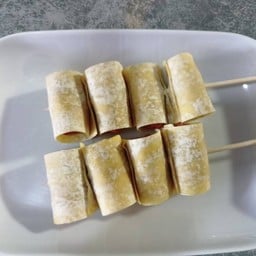 ไส้กรอกแดงห่อเกี๊ยว