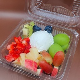 กรีกโยเกิร์ตรสดั้ลเดิม  80 กรัม พร้อมผลไม้