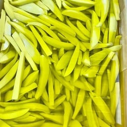 มะม่วงดองพร้อมเกลือเค็มและกะปิ