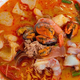 ต้มยำมาม่าทะเลเดือด