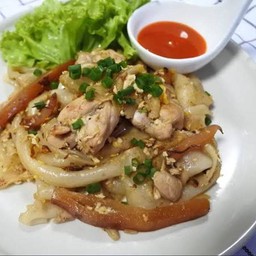 ก๋วยเตี๋ยวคั่วไก่