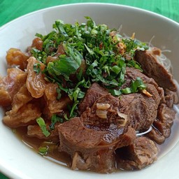 ก๋วยเตี๋ยวหมูตุ๋น