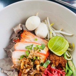 ก๋วยเตี๋ยวสุโขทัย นิมิตใหม่