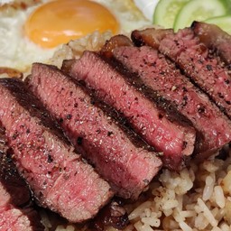 [อร่อยซ่ากับโค้ก] ข้าวผัดมันเนื้อ หน้าเนื้อออสย่าง +  โค้ก ออริจินัล (กระป๋อง)