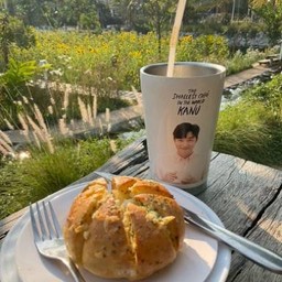 ขนมปังกระเทียมครีมชีส