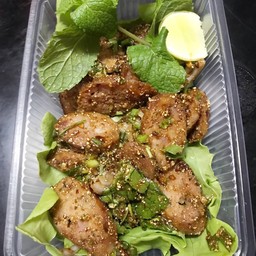 ยำน้ำตก ไส้อั่ว (กับข้าว)