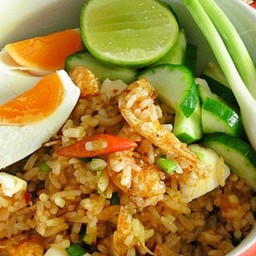 ข้าวผัดพริกเผาไข่เค็ม
