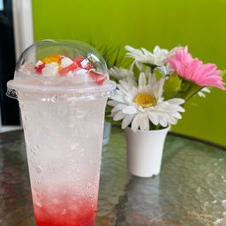 สตอเบอรี่โซดา