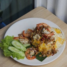 ข้าวกุ้งคั่วพริกเกลือ/ไข่ลาวา Salt And Chili Shrimp On Rice With Lava Eggs