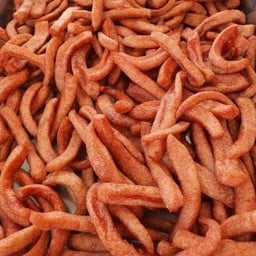 เทพกะเพราสูตรพริกแห้งคั่วเนยห่อไข่ หอมเข้มข้น 39 บาท