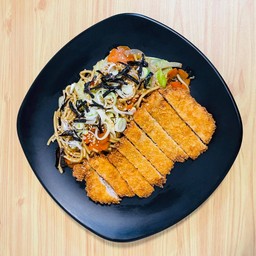 ยากิโซบะไก่ทงคัตสึ