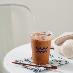 Thai milk tea  ( ชานม )