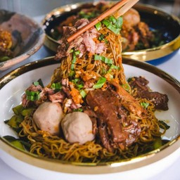 แซ่บแห้งหมู
