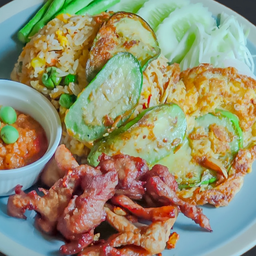 หมูทอดแนมข้าว ต้องสั่งคู่ข้าวเท่านั้นค่ะ