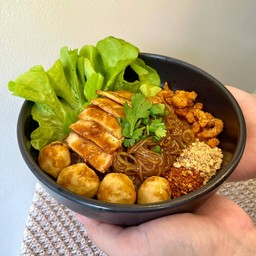 ก๋วยเตี๋ยวแห้งหมูแดงสูตรโพนพิสัย