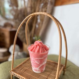 สตรอว์เบอร์รี่โยเกิร์ตสมูทตี้