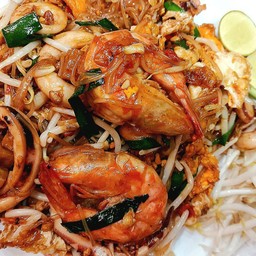 Pad Thai With Seafood
