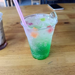 เขียวมะนาวโซดา