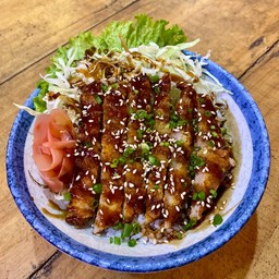 ข้าวหน้าหมูทอดทงคัตสึ