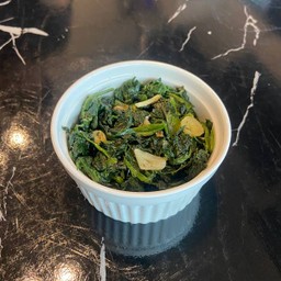 Saute Spinach with Garlic