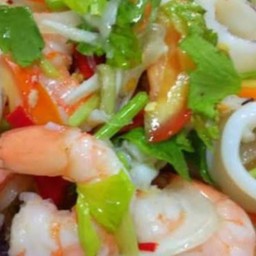 ยำกุ้งปลาหมึก