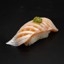 A03 - ซูชิท้องแซลมอน