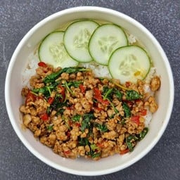 [อร่อยซ่ากับโค้ก] ข้าวกระเพราะหมูสับ +  โค้ก ออริจินัล (กระป๋อง)