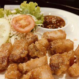 สามชั้นทอดน้ำปลา