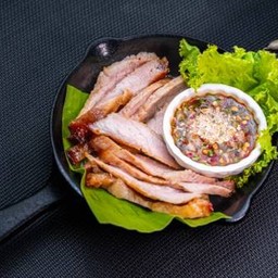 คอหมูย่างน้ำผึ้ง