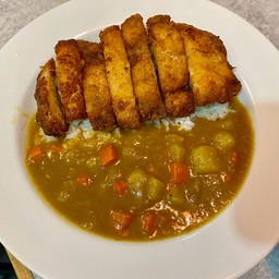 ข้าวหน้าไก่ทอดแกงกะหรี่