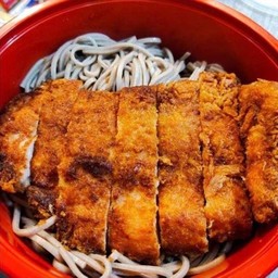 เส้นโซบะแกงกะหรี่ไก่ทอด