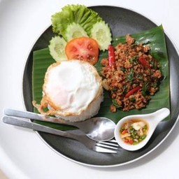 ข้าวผัดกะเพรา