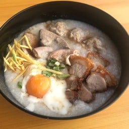 หอมซุป-ต้มเลือดหมู (จิงจู่ไฉ่ เจ้าเก่า)